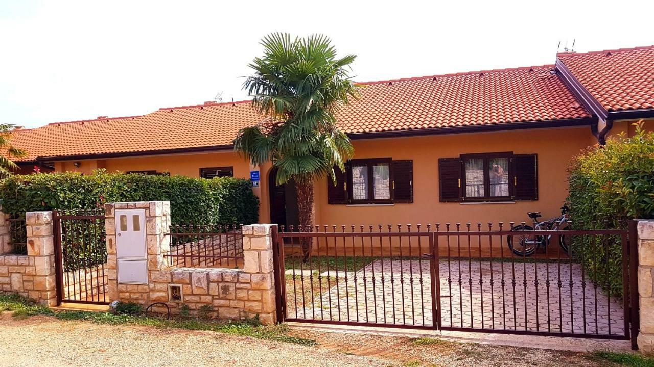 Holiday Home Marina Kaštelir المظهر الخارجي الصورة