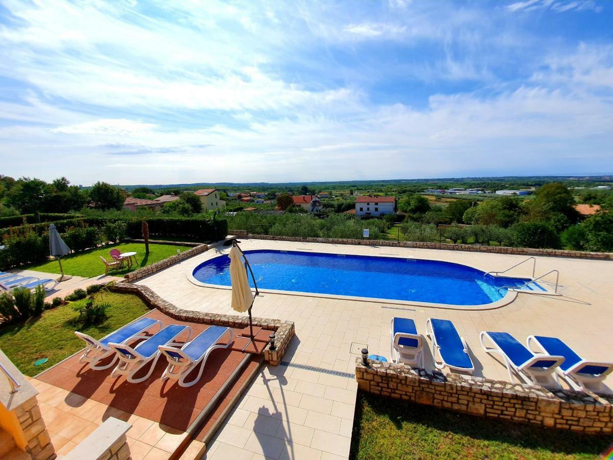 Holiday Home Marina Kaštelir المظهر الخارجي الصورة